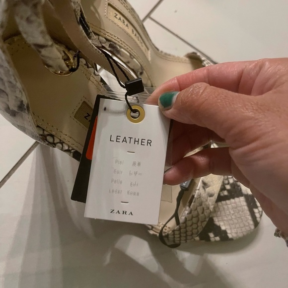 Double strap python animal print leather sandals - Picture 4 of 4